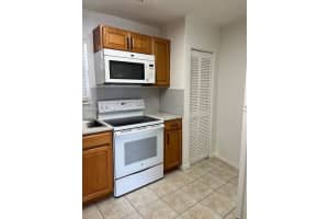 7440 Miami Lakes Dr APT F208, Miami Lakes, FL 33014, Sold 03/18/25