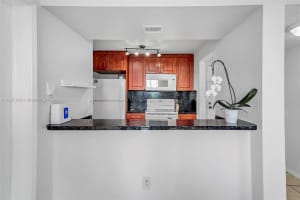 7125 NW 186th St, Hialeah, FL 33015, Sold 09/23/24