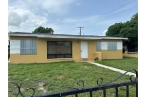 3901 NW 168th St, Miami Gardens, FL 33055, Sold 11/26/24