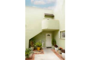 11001 NW 7th St, Miami, FL 33172, Sold 09/09/24