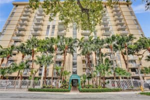 2350 NE 135th St APT 202, North Miami, FL 33181, Sold 10/22/24