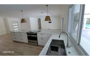 903 NW 135th Way, Sunrise, FL 33325, Sold 10/16/24