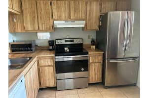 10332 Sunrise Lakes Blvd APT 303, Sunrise, FL 33322, Sold 03/17/25