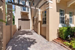 4402 Morgan Ln, Cooper City, FL 33328, Sold 10/03/24