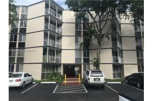7075 NW 186th St, Hialeah, FL 33015, Sold 10/17/24