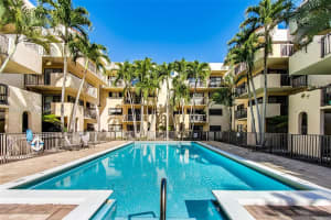 995 SW 84th Ave APT 224, Miami, FL 33144, Sold 01/21/25