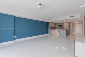 400 Sunny Isles Blvd APT 721, Sunny Isles Beach, FL 33160, Sold 11/04/24