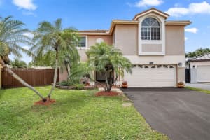 19561 NW 82nd Ct, Hialeah, FL 33015, Sold 09/02/24