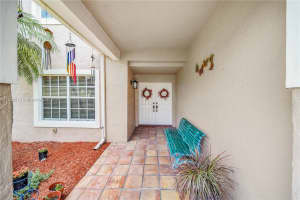 19561 NW 82nd Ct, Hialeah, FL 33015, Sold 09/02/24