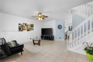 9512 S Vermosa Ln, Tamarac, FL 33321, Sold 08/27/24