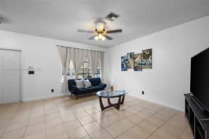 9512 S Vermosa Ln, Tamarac, FL 33321, Sold 08/27/24