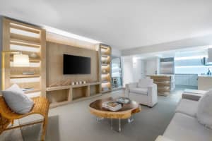 102 24th St APT 1113, Miami Beach, FL 33139, Sold 12/20/24
