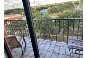 1800 W 54th St APT 406, Hialeah, FL 33012, Sold 08/28/25