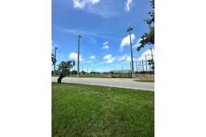 290 NE 40th St APT 14, Oakland Park, FL 33334, Sold 10/24/24