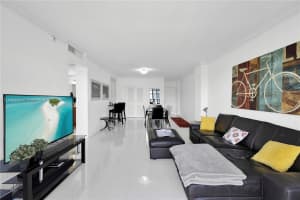 401 69th St APT 1108, Miami Beach, FL 33141, Sold 10/09/24
