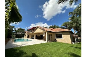 15606 NW 83rd Ave, Miami Lakes, FL 33016, Sold 09/19/24