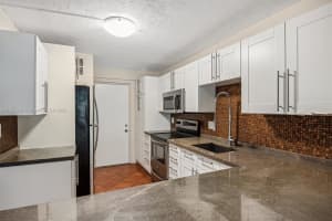2305 S Cypress Bend Dr, Pompano Beach, FL 33069, Sold 07/22/25