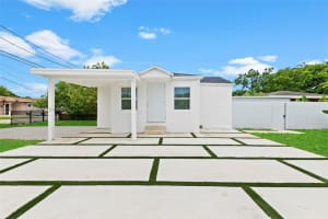 2004 Nw 71st St, Miami