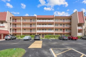 1045 Country Club Dr 107, Margate