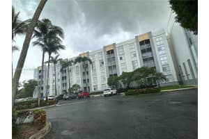 9725 NW 52nd St APT 312, Doral, FL 33178, Sold 12/23/24