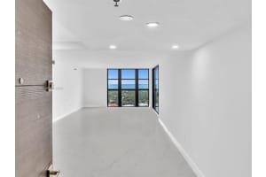 20505 E Country Club Dr APT 2033, Aventura, FL 33180, Sold 03/27/25