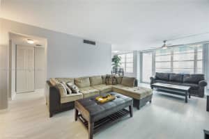 231 174th St, Sunny Isles Beach, FL 33160, Sold 09/24/24