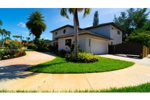 7000 SW 95th Ct, Miami, FL 33173, Sold 04/17/25