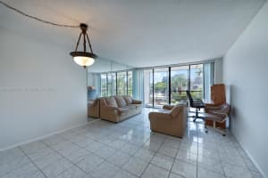 20500 E Country Club Dr, Aventura, FL 33180, Sold 09/24/24