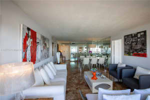 6039 Collins Ave APT 1728, Miami Beach, FL 33140, - MLS#A11627702