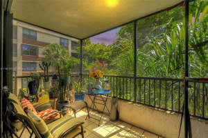 100 NW 76th Ave Apt 201-2, Plantation, FL 33324, Sold 02/04/25