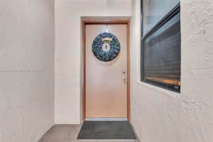 100 NW 76th Ave Apt 201-2, Plantation, FL 33324, Sold 02/04/25