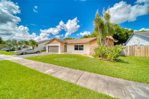 966 S Bluebird Ln, Homestead, FL 33035, Sold 10/28/24