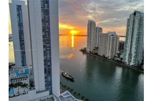 300 Biscayne Blvd, Miami, FL 33131, Sold 10/03/24