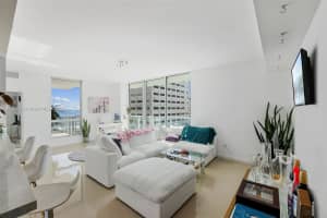 300 Biscayne Blvd, Miami, FL 33131, Sold 10/03/24