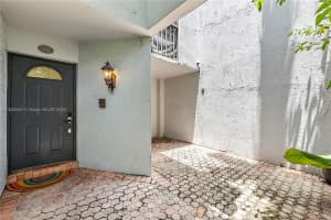 2738 N University Dr, Hollywood, FL 33024, Sold 09/06/24