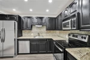 4200 Hillcrest Dr APT 315, Hollywood, FL 33021, Sold 10/04/24
