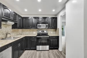 4200 Hillcrest Dr APT 315, Hollywood, FL 33021, Sold 10/04/24