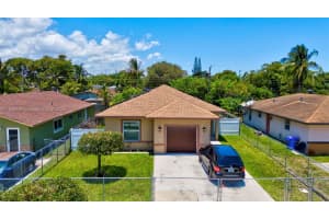 2921 NW 4th Ct, Pompano Beach, FL 33069, Sold 09/06/24