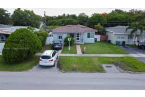 6775 Sw 38th St, Miami