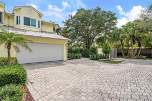 521 SW 7th Ave, Fort Lauderdale, FL 33315, Sold 11/08/24