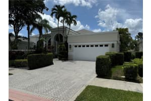 2743 Pinehurst Dr, Weston, FL 33332, Sold 12/06/24