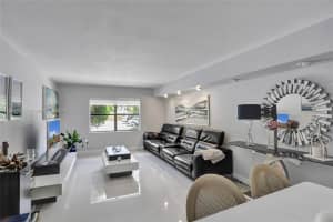 6580 W 24th Ct Apt 11-19, Hialeah, FL 33016, Sold 05/13/25