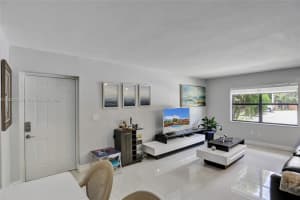 6580 W 24th Ct Apt 11-19, Hialeah, FL 33016, Sold 05/13/25