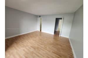 9371 Fontainebleau Blvd APT I237, Miami, FL 33172, Sold 11/08/24