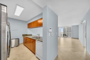 1200 Brickell Bay Dr, Miami, FL 33131, Sold 09/23/24