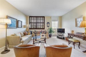 90 Edgewater Dr APT 321, Coral Gables, FL 33133, Sold 01/21/25
