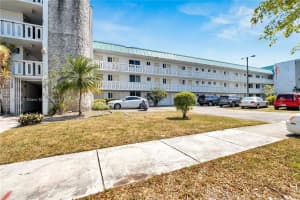 1140 Ne 191st St D24, Miami