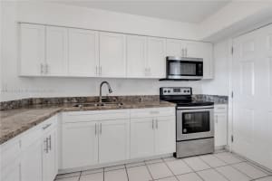 1140 NE 191st St d24, Miami, FL 33179, - MLS#A11629189