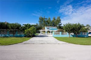 284 Orange Ave, Marathon, FL 33050, Sold 02/04/25