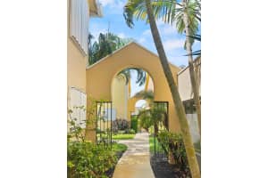 369 Waterside Dr, Hypoluxo, FL 33462, Sold 10/07/24